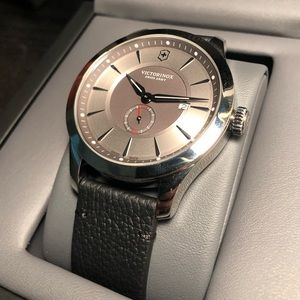 Victorinox Swiss Army Watch $300+ off the sticker